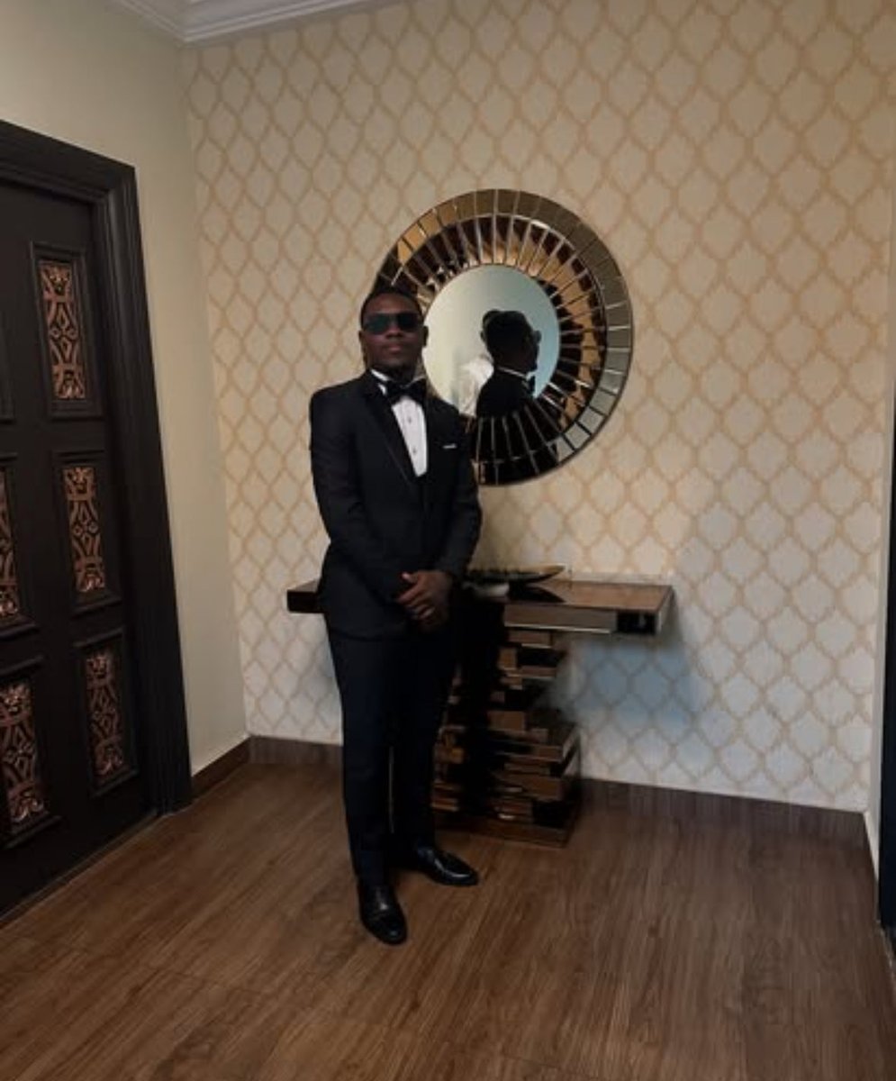 adobea_n's tweet photo. Brother with the swag🔥❤️ https://t.co/QzHDqcY4aI