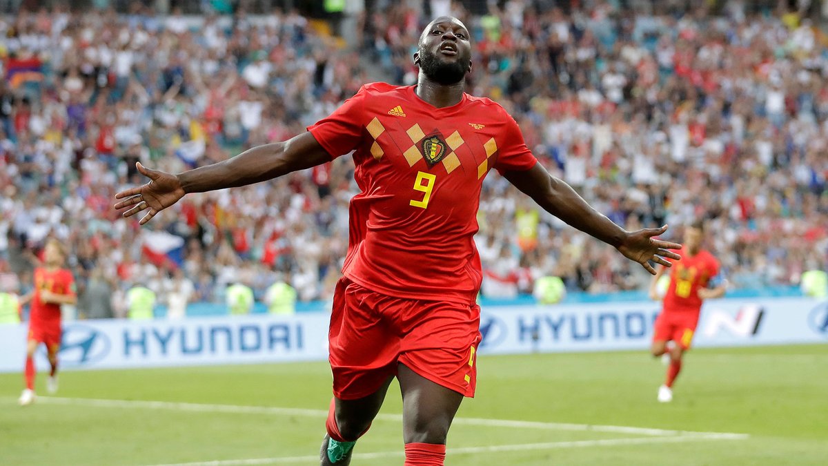 2010MisterChip's tweet photo. ‼️ RÉCORD HISTÓRICO ‼️

Romelu Lukaku 🇧🇪 es el PRIMER jugador en TODA la historia de la Copa del Mundo que marca como suplente en tres partidos de una misma edición.

El récord anterior era de dos, compartido por suplentes de lujo como Roger Milla, Rudi Völler o Schürrle. https://t.co/u4Aa5hfNNG