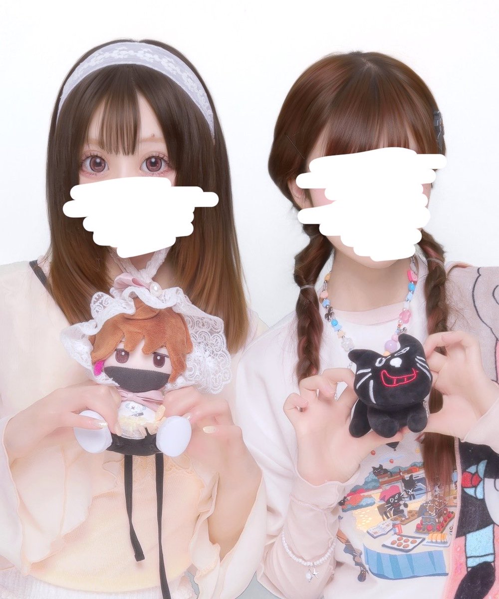 Hau__0026's tweet photo. day1参戦してきたのでദ്ദി＞ᴗ＜)🎀✧4人と観客のみんなの温かい空気感に泣けた https://t.co/kS6WfLElGG