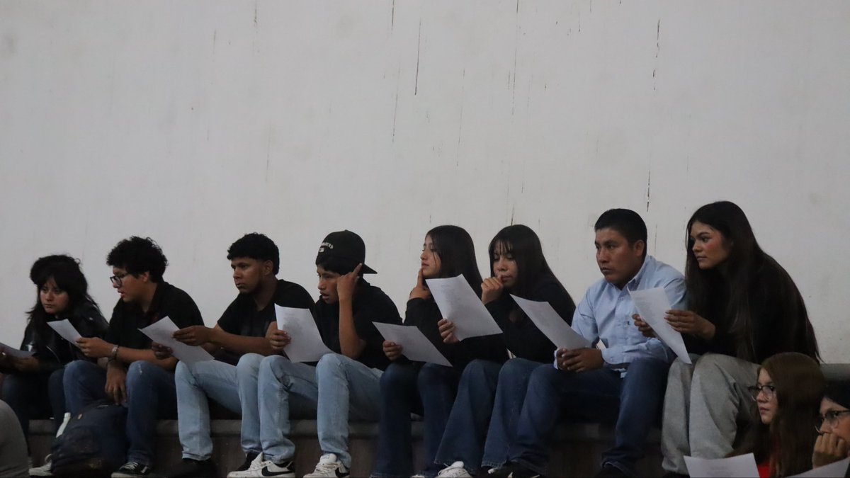 FNERRRSLP2's tweet photo. Concluye con éxito el primer día de la escuela de fenerianos, con éxito ✨

Con poesía y oratoria los jóvenes norteños se desenvuelven de manera entusiasta,  continuaremos… ❤️‍🔥📷😁 https://t.co/x2YWh2zdrA