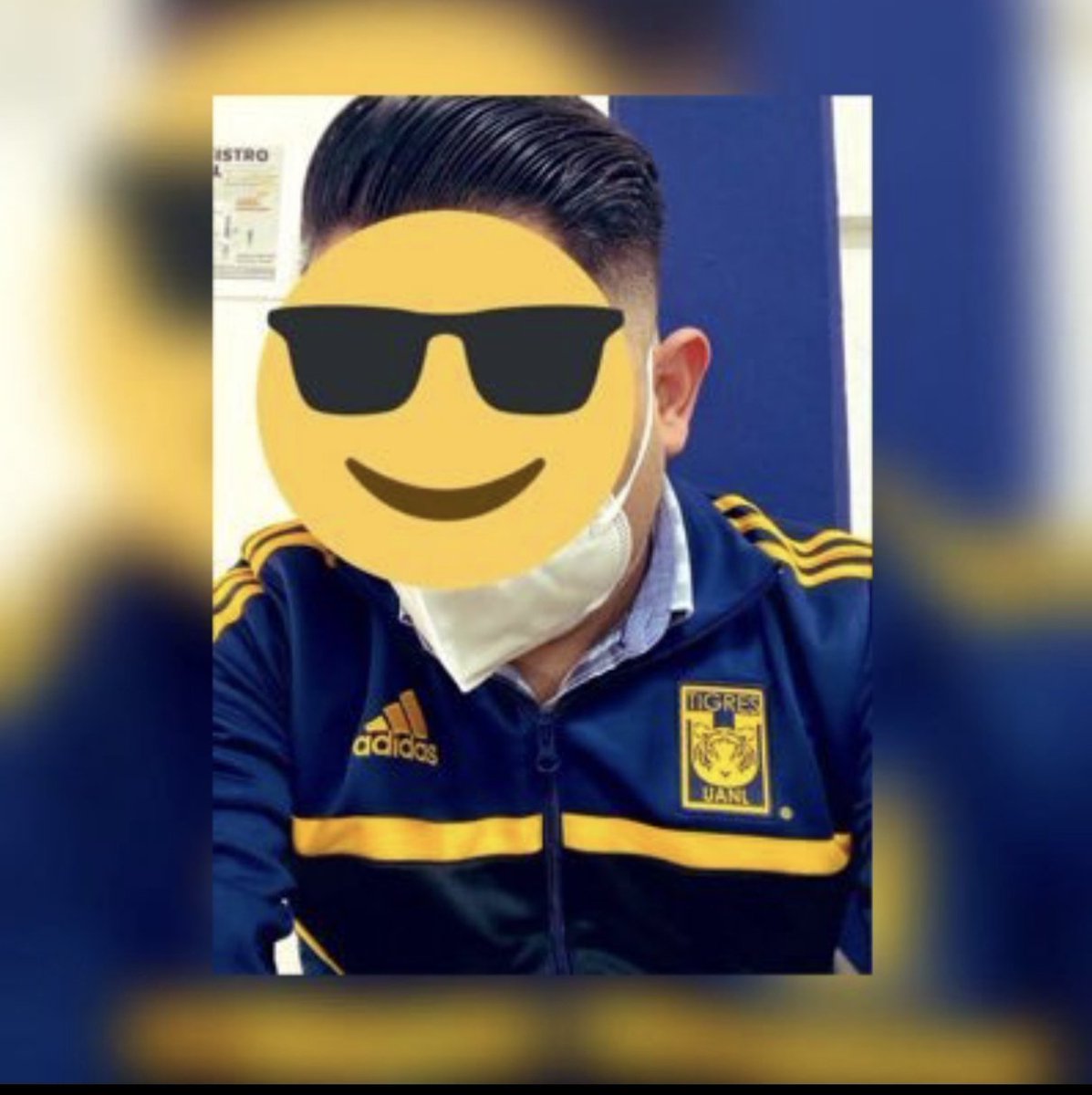 zalgadis11's tweet photo. @JairSanchezMX @InvictosSomos Mirate, mugroso acomplejado, eres tan horrible que tienes que taparte la cara. Aún así los mexichangos seguirán eliminados 🤣 https://t.co/Kv5I7VbTwK