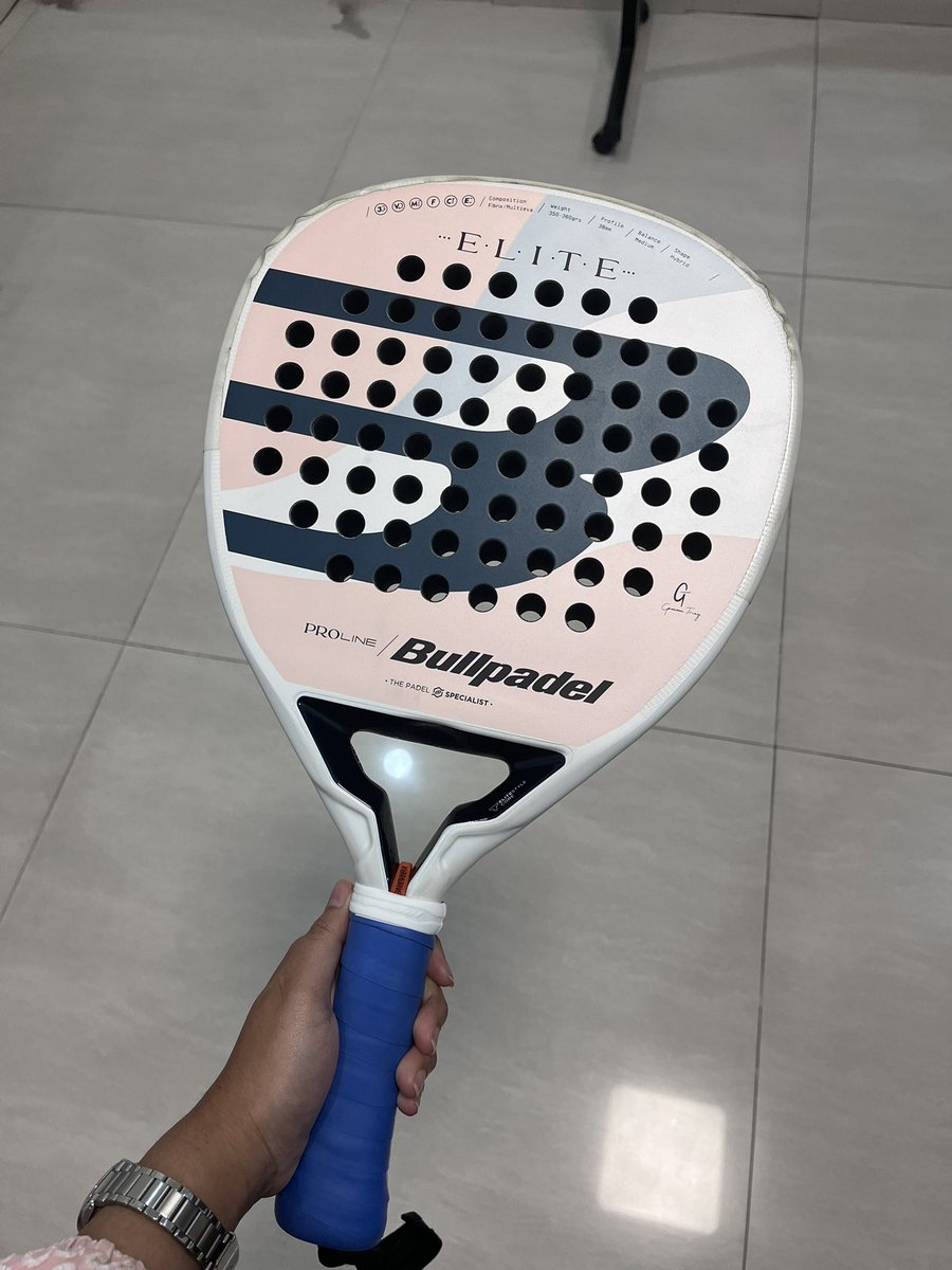 rhey_inhere's tweet photo. WTS Raket Padel 💫

✨Bullpadel elite woman 2025 berat 348gr (RARE)
✨No dent, No crack
Gapernah duel raket, kena kaca ataupun ke fence
✨Pemakaian santaiii newbie beginner

2,2jt nett
Hub 085783321224 https://t.co/RLl2Y3OKzV