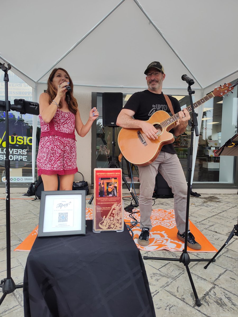 MusicLoversShop's tweet photo. Special Shout Out to Seth and Julie from Uptown Groove.  Thank You for performing at Music Lovers Shoppe in Rochester 

#livemusic #uptowngroove #musicloversshoppe #localmusic https://t.co/3tRAvuUqac