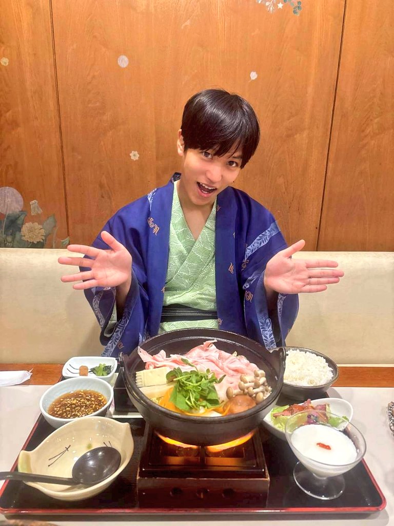 Chi_uta_'s tweet photo. 週末は旦那氏と七夕参拝🎋とサマラン小旅行行ってきたよ(｡•⩊•ಣ
写真撮ると常に私よりかわいいから��しい。
忙しい中時間作ってくれてありがと✨
七夕の願い事届きますように…✩.*˚ https://t.co/uQiULraizO