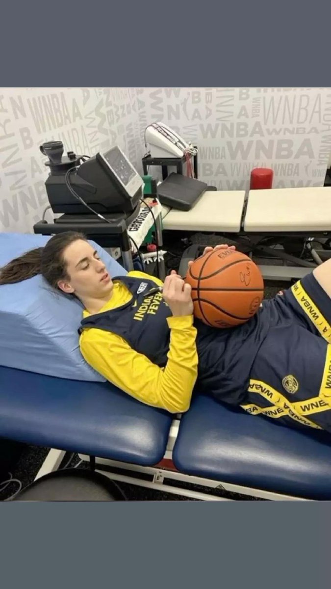 CaitlinClajjet's tweet photo. A little setback, but I'll be back soon. 💙🏀 Recovering, staying positive, and trusting the process. Thank you all for the love and support—it means everything. 🙏

#CaitlinClark #IndianaFever #WNBA #USA🇺🇸 #Family https://t.co/aMuY2QLPhE