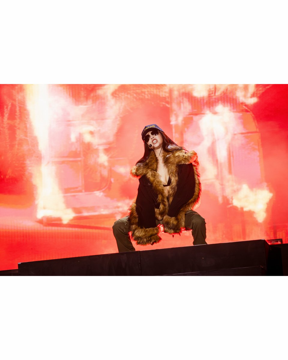 NEWSJENNlE's tweet photo. 📸 260707 #JENNIE at OPEN'ER FESTIVAL, shot for Gdynia https://t.co/Tb3uT0eF9W