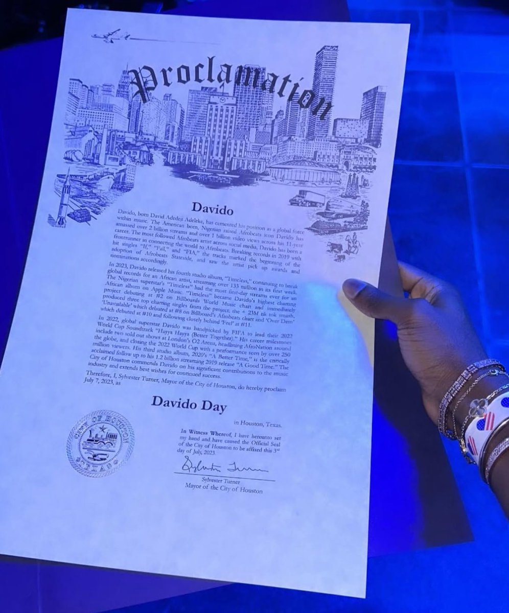 afrofrench9ja's tweet photo. 🚨| Le 7 juillet a été déclaré Davido Day par la ville de Houston en 2023 🇺🇸

BONNE FÊTE DE DAVIDO 🎊 https://t.co/g0D8IBMFd7