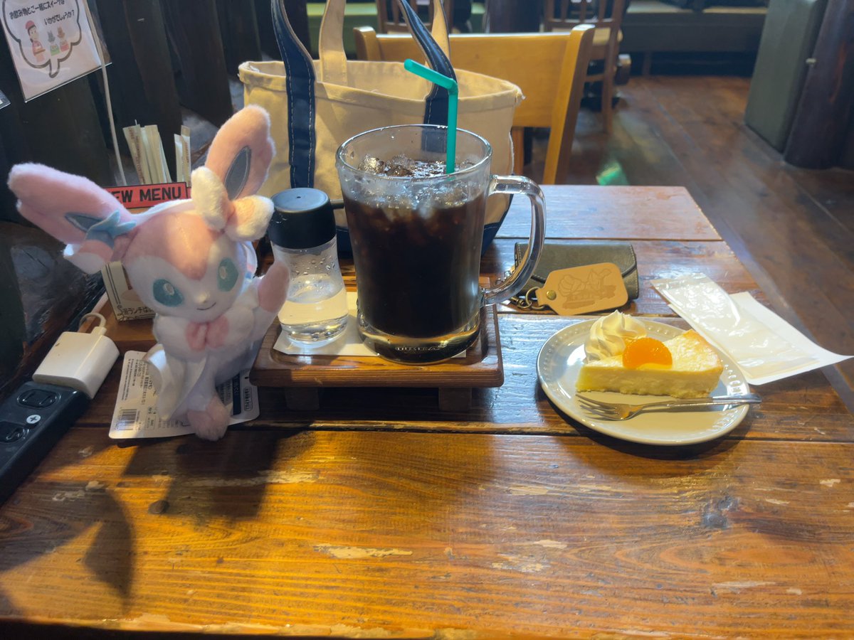 Kimigdbf05's tweet photo. やっぱサイズがおかしいのよw https://t.co/nEyzmRegow