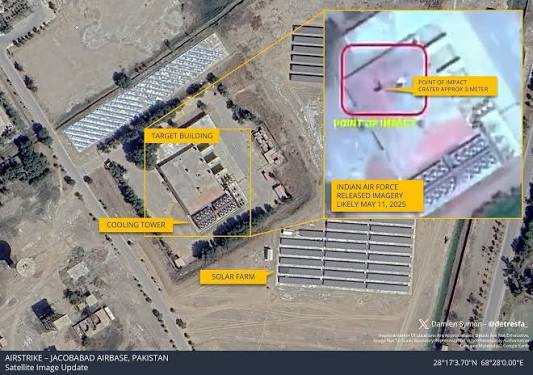 Kakashii2O12406's tweet photo. Triple tap by IAF in PAF base shahbaz-

most people thinks that IAF only hits F-16s maintainence hangar at shahbaz base but IAF atually hits 3 things in same base 

Hangar- multiple F-16s destroyed
Power station- weapon penetrated roof
rac-3d Radar

Nur khan was also Triple tap https://t.co/VvNlkBhrA6
