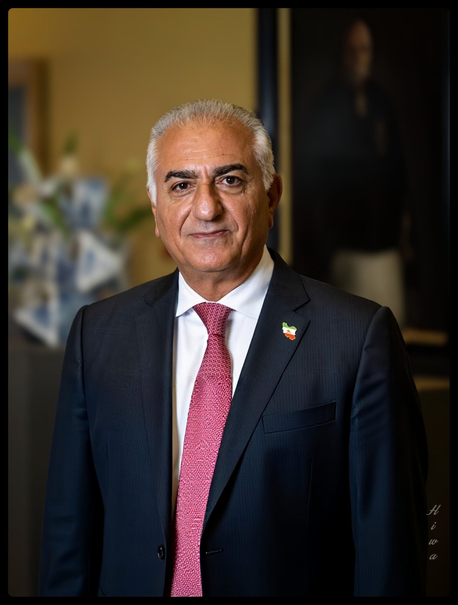 HizhaPixel's tweet photo. یقین دارم نور از میان دستان تو بر آسمان ایران خواهد تابید.

#جاويدشاه‌ 
#KingRezaPahlavi‌ForIran https://t.co/aBE3x2n9jk