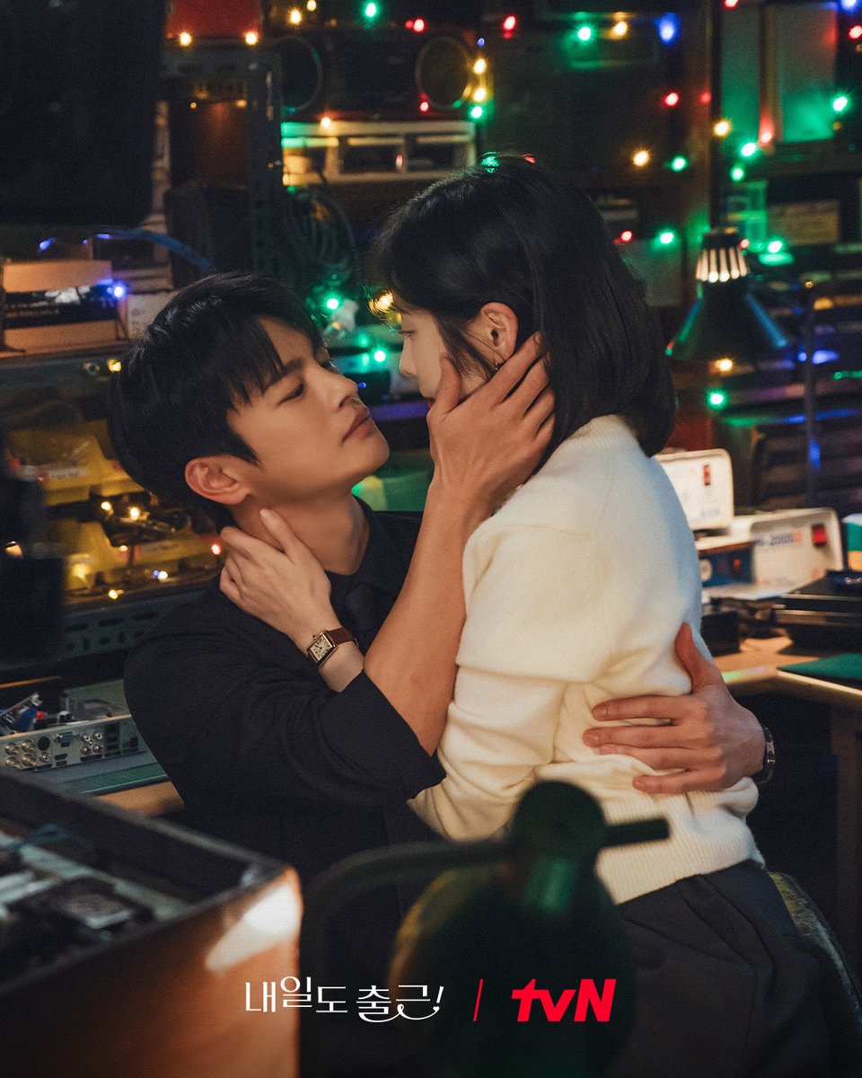 CJnDrama's tweet photo. 오늘도 출근한 티랑이들을 위한 선물🎁💋
역시 시우🩵지윤은 티랑이들을 웃게 한다🫶

[월화] 저녁 8:50ㅣtvN

#즐거움엔20tvN #내일도출근! #SeeYouatWorkTomorrow!
#tvN #Wavve #웨이브 https://t.co/SfI9jwex4X