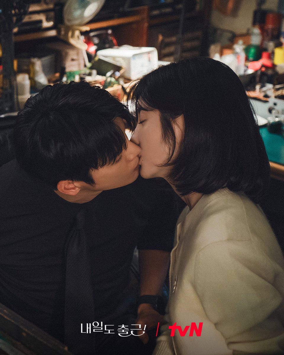 CJnDrama's tweet photo. 오늘도 출근한 티랑이들을 위한 선물🎁💋
역시 시우🩵지윤은 티랑이들을 웃게 한다🫶

[월화] 저녁 8:50ㅣtvN

#즐거움엔20tvN #내일도출근! #SeeYouatWorkTomorrow!
#tvN #Wavve #웨이브 https://t.co/SfI9jwex4X