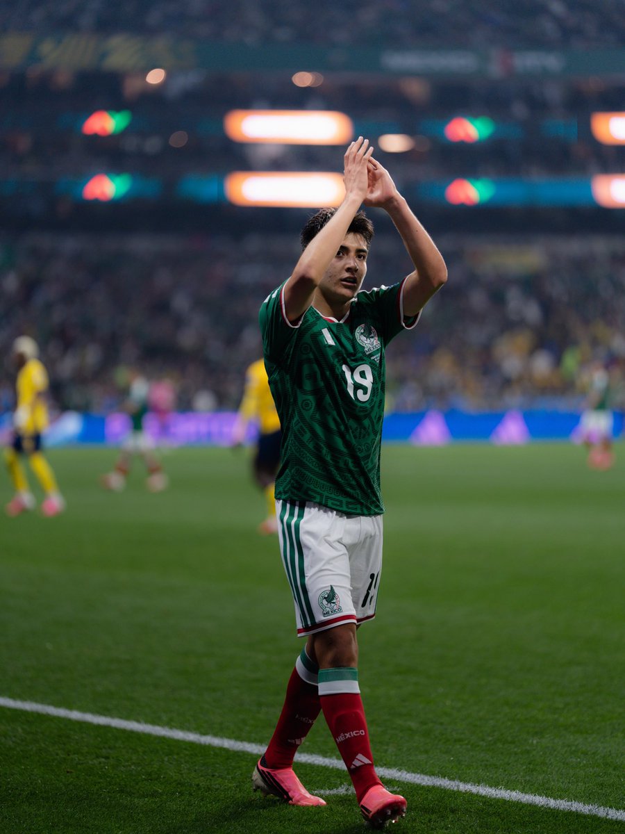 GilbertoMora_'s tweet photo. Gracias México 🇲🇽

Mi mayor sueño hecho realidad, gracias por todo su apoyo.

“Los tiempos de dios son perfectos” https://t.co/m7R6RXgGG1