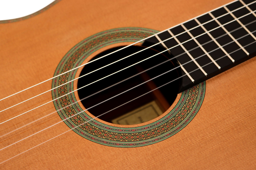 GdeLuthier's tweet photo. Recently arrived, new Paulino Bernabe model 50 cedar 2026, Canadian cedar for the top and Cocobolo for back and sides. Beauty &amp; Balance. Best in class.
More information: https://t.co/wFiQmbSRYk

Play your Dreams !
https://t.co/BbXxmjKisE https://t.co/e5kS8DW3pL