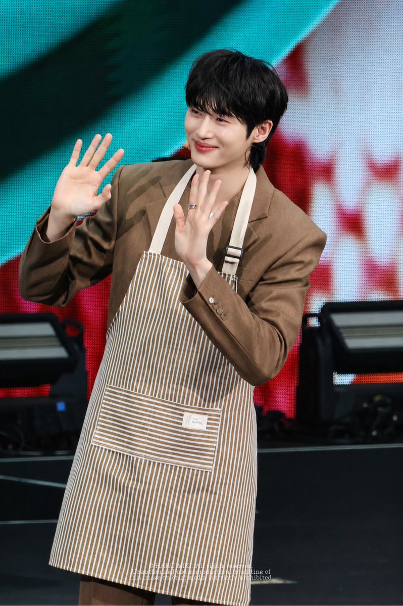 HARU20221002's tweet photo. 20260705
『2026 ByeonWooSeok Asia Fanmeeting Tour in seoul
<The Secret Library>』
エプロン
https://t.co/0pyS7XkXHf
#변우석
#ByeonWooSeok https://t.co/d8h3AVIlWT