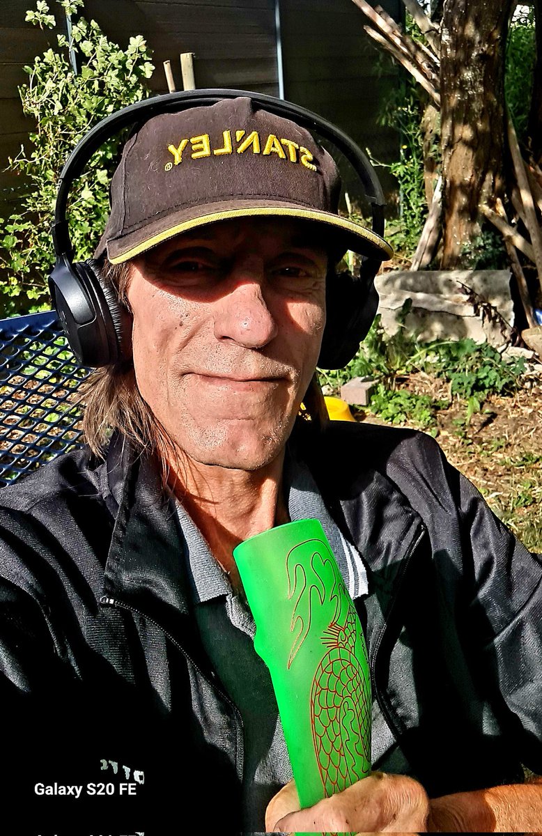 Katzenmo's tweet photo. 😎🌞🌴Good morning. Wishing everyone a sunny day! 🤘🏻💯🌴😎🌞🌞❤️❤️ https://t.co/cAZQTDBuae