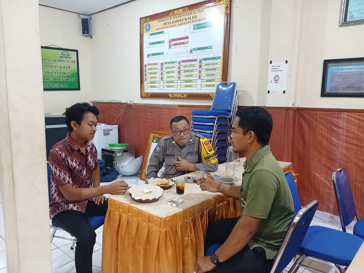 polsekdawanp's tweet photo. BHABINKAMTIBMAS DESA DAWAN KALER SAMBANG KANTOR DESA, PANTAU TAHAPAN PILPERBEKEL

Bhabinkamtibmas Desa Dawan Kaler, AIPTU I Nyoman Kertayasa, melaksanakan kegiatan sambang dan DDS di Kantor Desa Dawan Kaler, Selasa (7/7/2026), guna memantau perkembangan tahapan Pemilihan Perbekel https://t.co/f3tdYnQewj