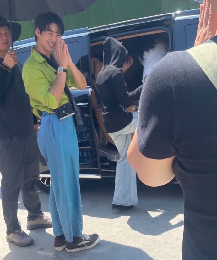 urmamipoko's tweet photo. ทิ้งสะโพก อันดับหนึ่งป่ะ https://t.co/4ErPkB8S2Z