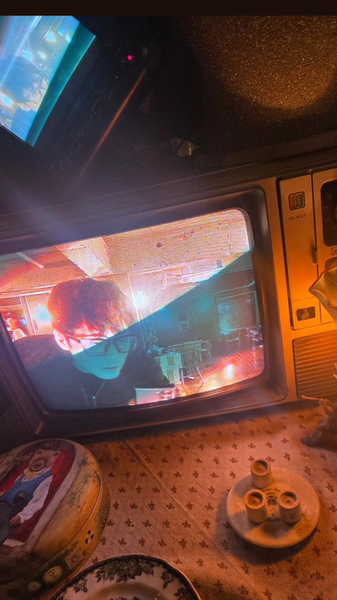 peach_kittty's tweet photo. 헉 2년전보다 엠지 감성늘었어 https://t.co/RxSJTnEtfH