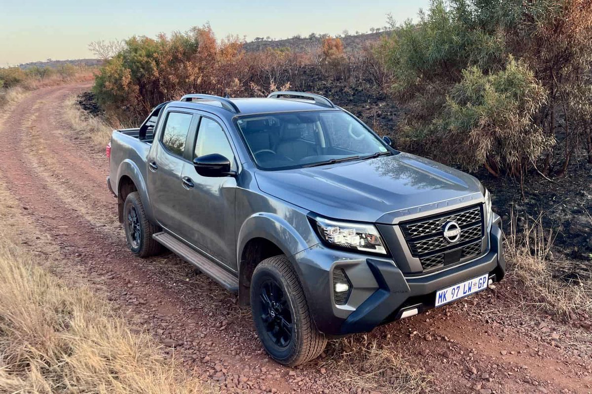 MarkJonesZA23's tweet photo. Road Test Data

Nissan Navara Stealth 2.5 TD 4x4 AT DC

* 140 kW &amp; 450 Nm
* 0-100 km/h in 12.98 secs
* 0-140 km/h in 27.17 secs
* 1/4 mile in 19.00 secs at 119.79 km/h
* 1/2 mile in 29.87 secs at 145.07 km/h
* 60-140 km/h in 21.13 secs

#NissanNavara #Bakkie #roadtest #howfast https://t.co/AIrF0c0lbk