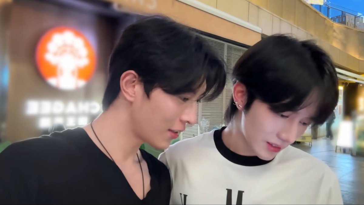 Eqn55's tweet photo. Rewatching their duo vlogs realizing how dear they are to me bc of how different everything feels when it’s just the two of them
You can literally see how much they enjoy spending time together
So full of energy, so happy and so free

Praying we get more moments like this soon https://t.co/wNwrKlq5Nt