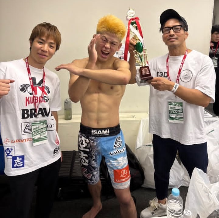 kushi_i_mma's tweet photo. DEEP 132 IMPACT 判定で勝ちました‼️
これで6連勝🪽
⚔️8勝1敗0分
まだまだこれから❤️🔥
こんなもんじゃない
これからもっと強い選手、上の選手と試合をして勝っていって証明したい
@jewels_deep
#deep
#deep132 https://t.co/EkEJxt3m2X