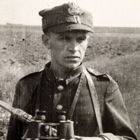 viktor_resore's tweet photo. Edward Cieśla поручник Армії Крайової, який віддавав накази вбивати цивільних українців, в тому числі - жінок і дітей. При цьому їх ще і грабували.
Детальніше у фрагменті статті польського журналіста Artur Janowski https://t.co/prN3QQW44Y