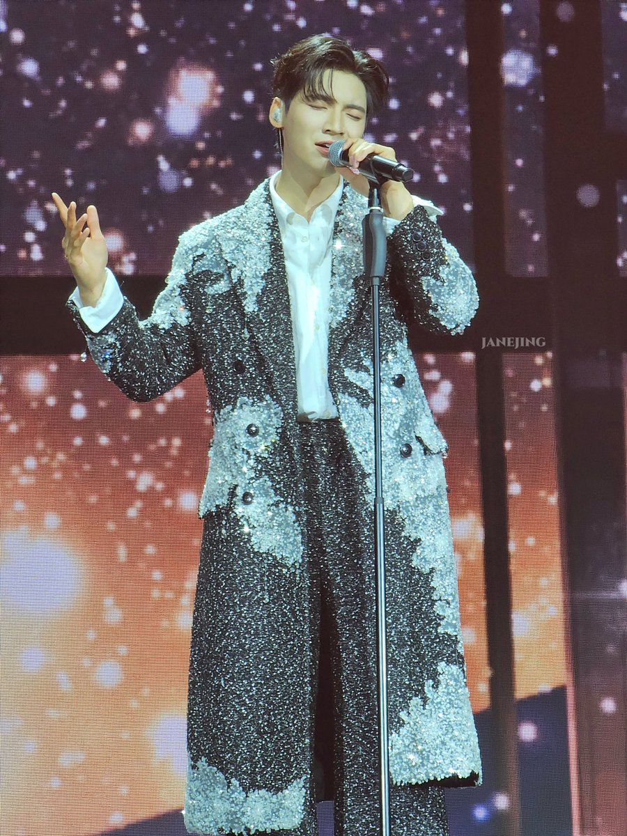 janejing520's tweet photo. King of the Stage 🤴
@pondponlawit1 

LAST MEMORY WITH FOUREVER YOU
#FoureveryouFarewellParty #Piecesofponlawit https://t.co/YJwbS9a9My