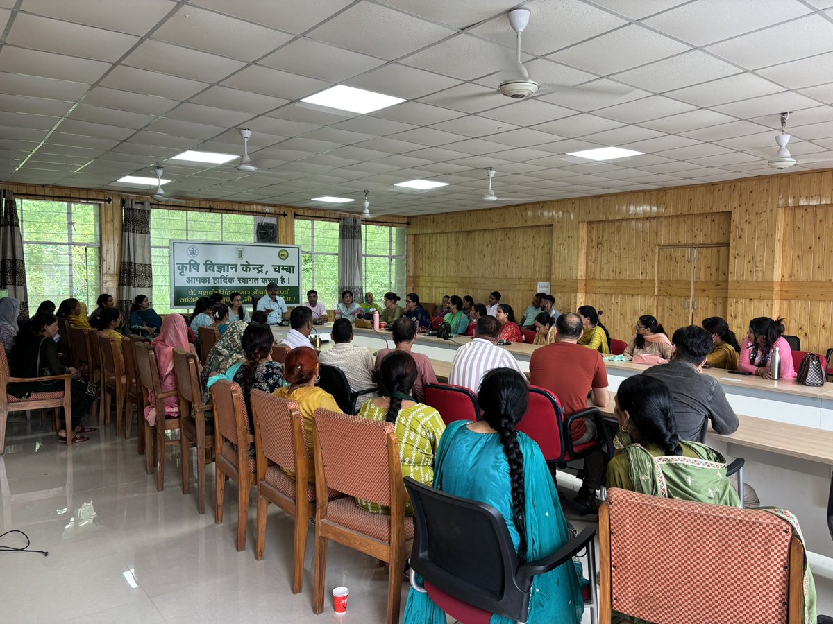 ChambaKVK's tweet photo. Training programme on  natural farming under NMNF @icarindia @atari1icar @AgriGoI @ChouhanShivraj @HPAUbest #icarindia #atariicar #AgriGoI  @OfficeofSSC @PMOIndia #ICAR #Naturalfarming @Nauniuniversity #nauniuniversity https://t.co/tQI1qKy13F