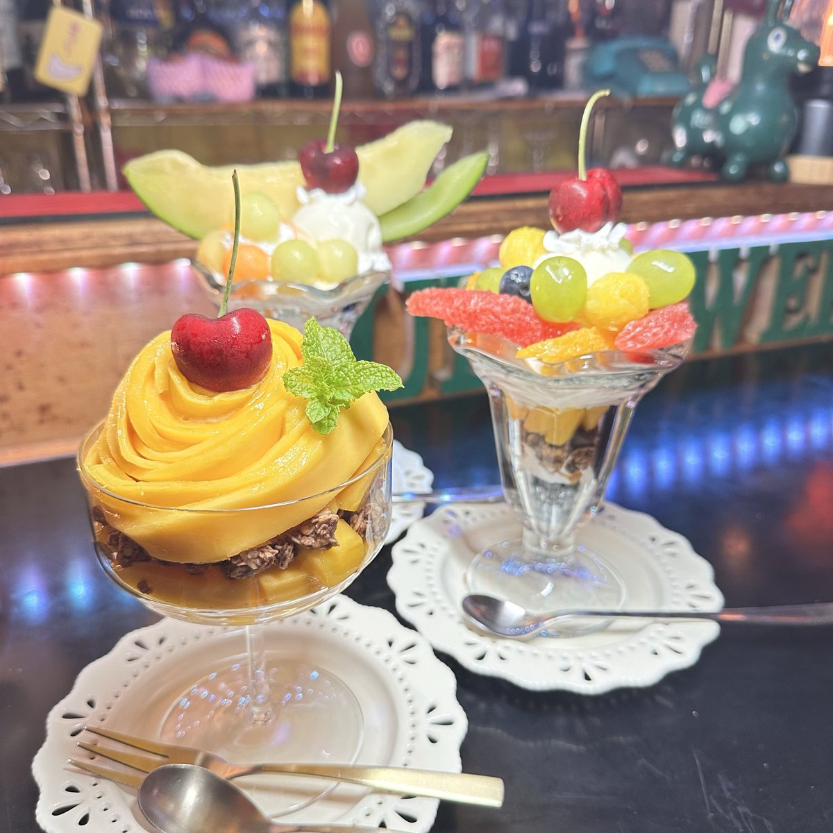 junksweet1's tweet photo. 今週の営業は、
7日
cafe time 15:00〜🈳
bar time   19:00〜🈳
8日
cafe time 17:00〜🈳
bar time   19:00〜🈳
9日
cafe time 15:00〜🈳
bar time   19:00〜△
10日
cafe time  15:00〜🈳
bar time    19:00〜🈳
11日
cafe time   15:00〜🈳
（lo.17:30）
bar time     20:00〜△
12日定休日 https://t.co/Qj8Bj5QDi8