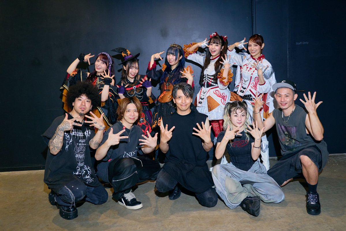 drums_com's tweet photo. 「ラブライブ！サンシャイン！！
Guilty Kiss × Saint Snow TWO-MAN LIVE "VS"」
＠ぴあアリーナMM 2Days

📷Guilty Kiss &amp; Saint Snow with BURN BORN BAND🥁

最高の思い出と共に‼️
またいつか会えますように✨

#GKSS_VS_Day1 #GKSS_VS_Day2
#GuiltyKiss #SaintSnow
#lovelive #GKSS https://t.co/q5dkwJycL1