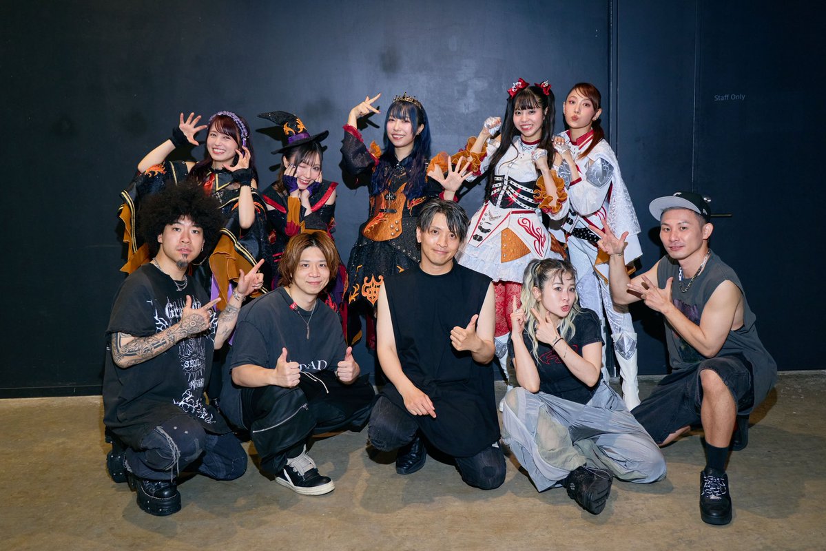 drums_com's tweet photo. 「ラブライブ！サンシャイン！！
Guilty Kiss × Saint Snow TWO-MAN LIVE "VS"」
＠ぴあアリーナMM 2Days

📷Guilty Kiss &amp; Saint Snow with BURN BORN BAND🥁

最高の思い出と共に‼️
またいつか会えますように✨

#GKSS_VS_Day1 #GKSS_VS_Day2
#GuiltyKiss #SaintSnow
#lovelive #GKSS https://t.co/q5dkwJycL1