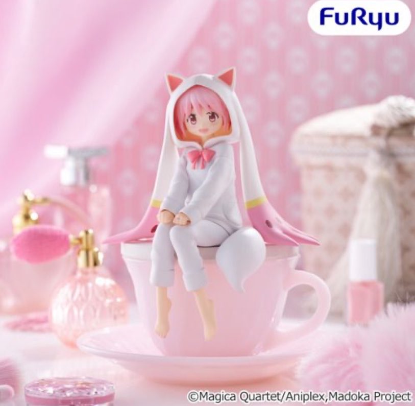Life isn't fair I should just be chilling on a teacup in a Kyubey