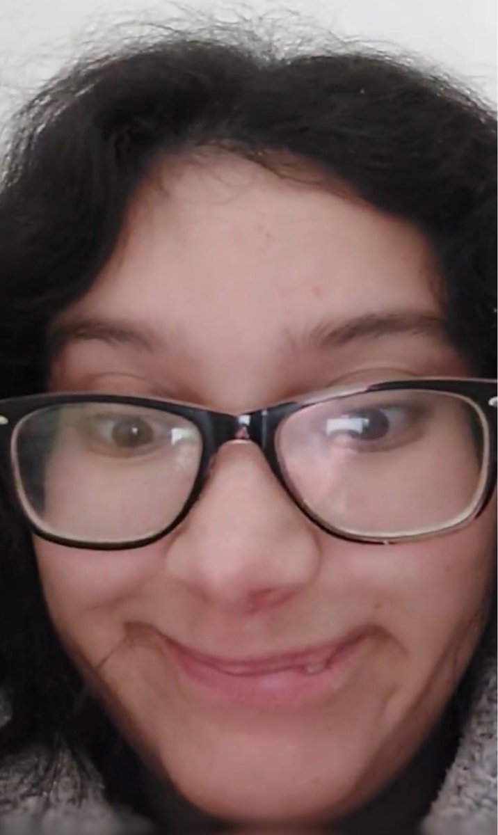 kookstiii's tweet photo. @MiaOteizabts HAHSSJDS LA CARA LOCO https://t.co/EInNAauxO0