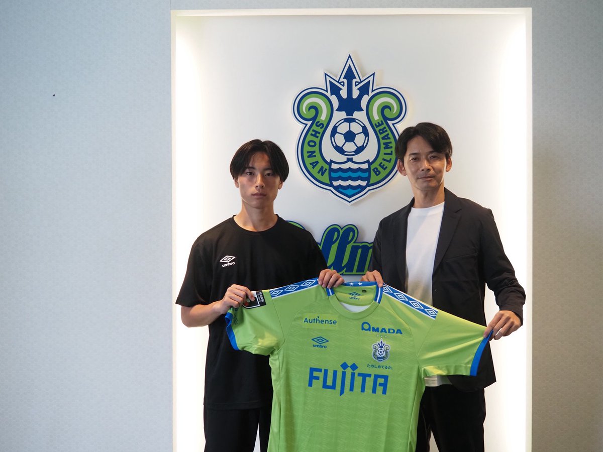 bellmare_staff's tweet photo. 湘南ベルマーレU-18 #中村龍 選手の2026/27シーズン(2027年1月)のトップチームへの昇格が内定しました🟢🔵

「これからはさらに険しい道になると思います。常に自分と向き合い、謙虚さを忘れず、チームの目標であるJ1昇格に貢献できるよう全力を尽くします」

▶️https://t.co/EkEpHbUTE9

#bellmare https://t.co/JsdZo6LN5X