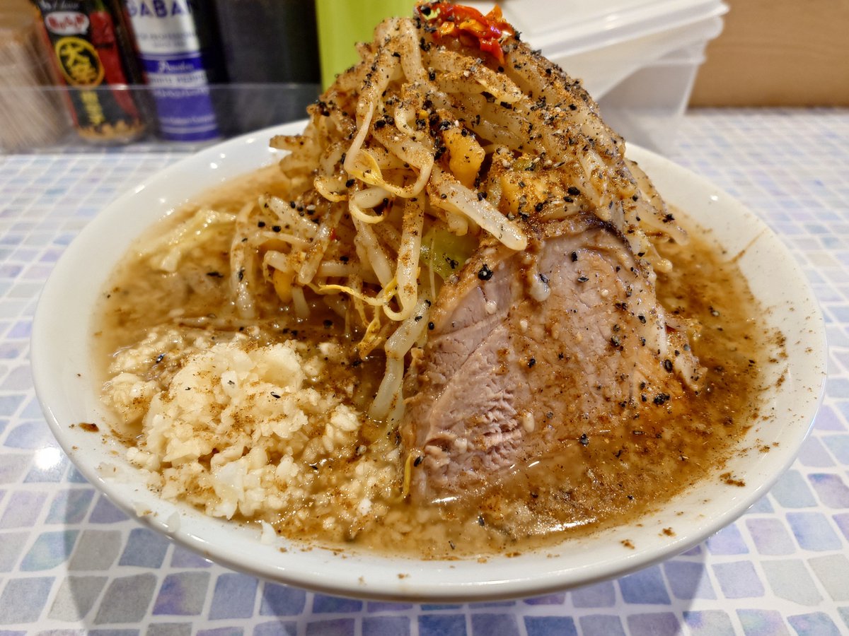 sawyer1876's tweet photo. 昼に食べたやつ https://t.co/3OtErL1Aw3