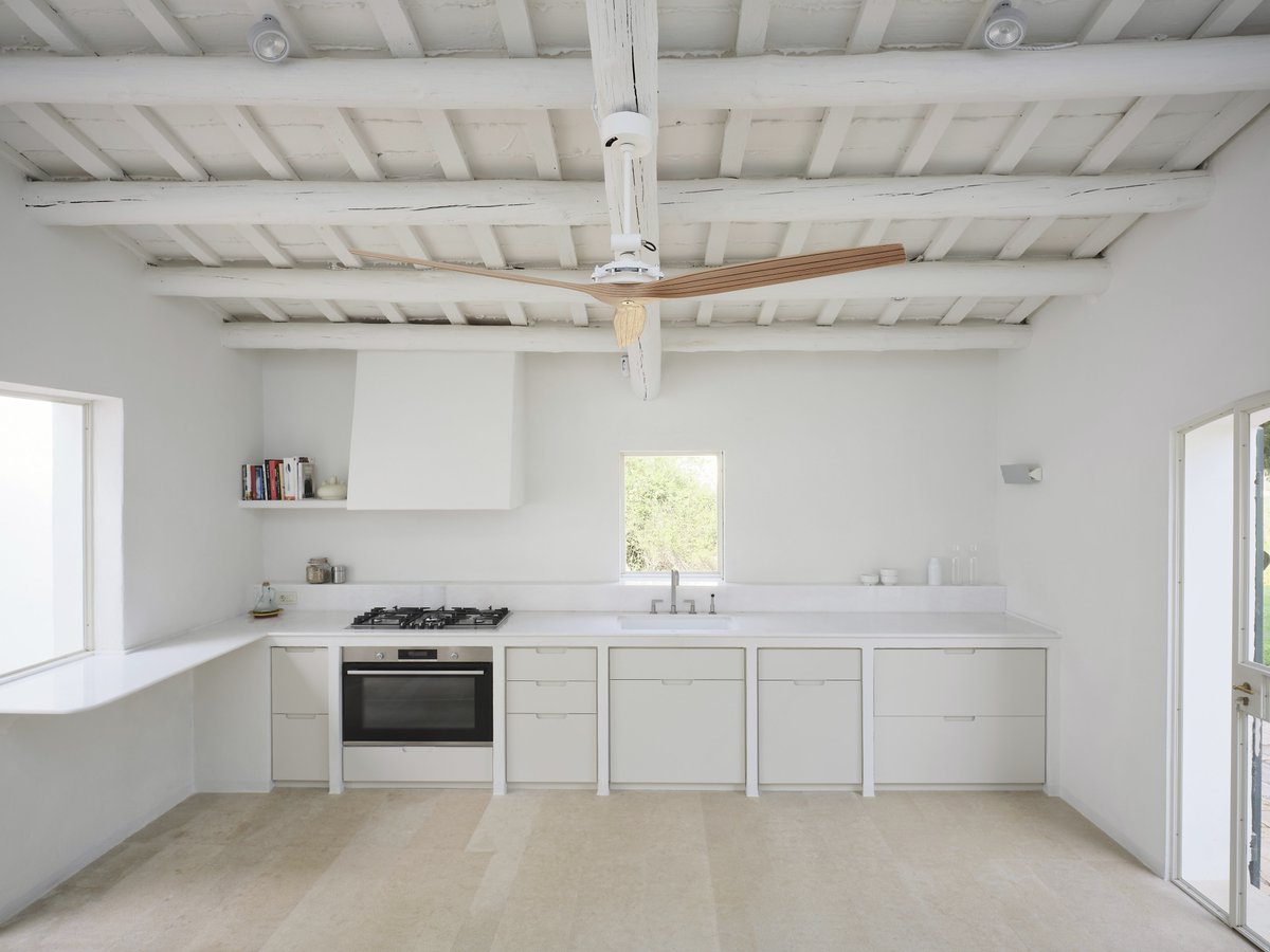 Interior_es's tweet photo. Designed by Carmen Basso (O2 Basso #Arquitectos) and María de Ros #Arquitecta, this #farmhouse regains its identity through a sensitive #renovation that restores its original architecture and celebrates #localmaterials.
-> Photography: Daniel Loewe
-> https://t.co/XTJVhEMU2Q https://t.co/gHf4I38O7U