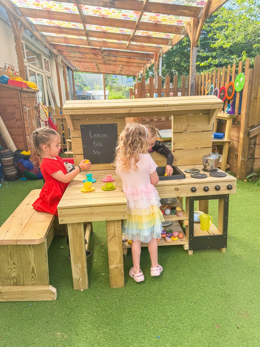 NewbyLeisureLtd's tweet photo. Children’s Café☕️
As children cook, serve, and role play, they build communication, creativity, social and problem-solving skills!
Complete with an easy-wipe rubber bowl, it's perfect for busy early years settings✨
Buy Online👇
https://t.co/RdZuFcHmsf
#CreativePlay #EYFS https://t.co/lKkpEbj4Vr