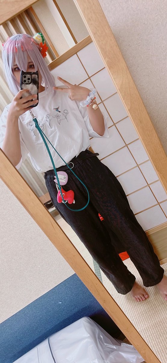 mikageymnb5akt8's tweet photo. #わくわくわんぱく慰安旅行その5 
2日目⚠️捏造私服
平成ぎゃうを裏設定にwという事で
デコ多めで2日間遊び尽くした!!
BBQにアロマキャンドル作りに雨だったけどめっちゃ充実した楽しい2日間!!
腹筋と涙腺崩壊したけどほんとに楽しい
遠足でした!!
毎年参加させていただけて嬉しすぎ!! https://t.co/ZpzPl3ZVao