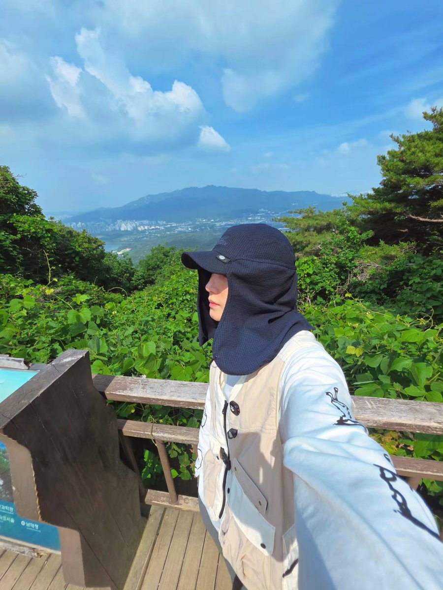 kataseoul's tweet photo. Celeb Fashion
• Who : #김종현
• Where : 260703 김종현 인스타그램
• Brand : #썬러브 #SUNLOVE
• Item : Check Breath Hybrid Cap (Navy)
#KIMJONGHYEON https://t.co/UfsL837hK7
