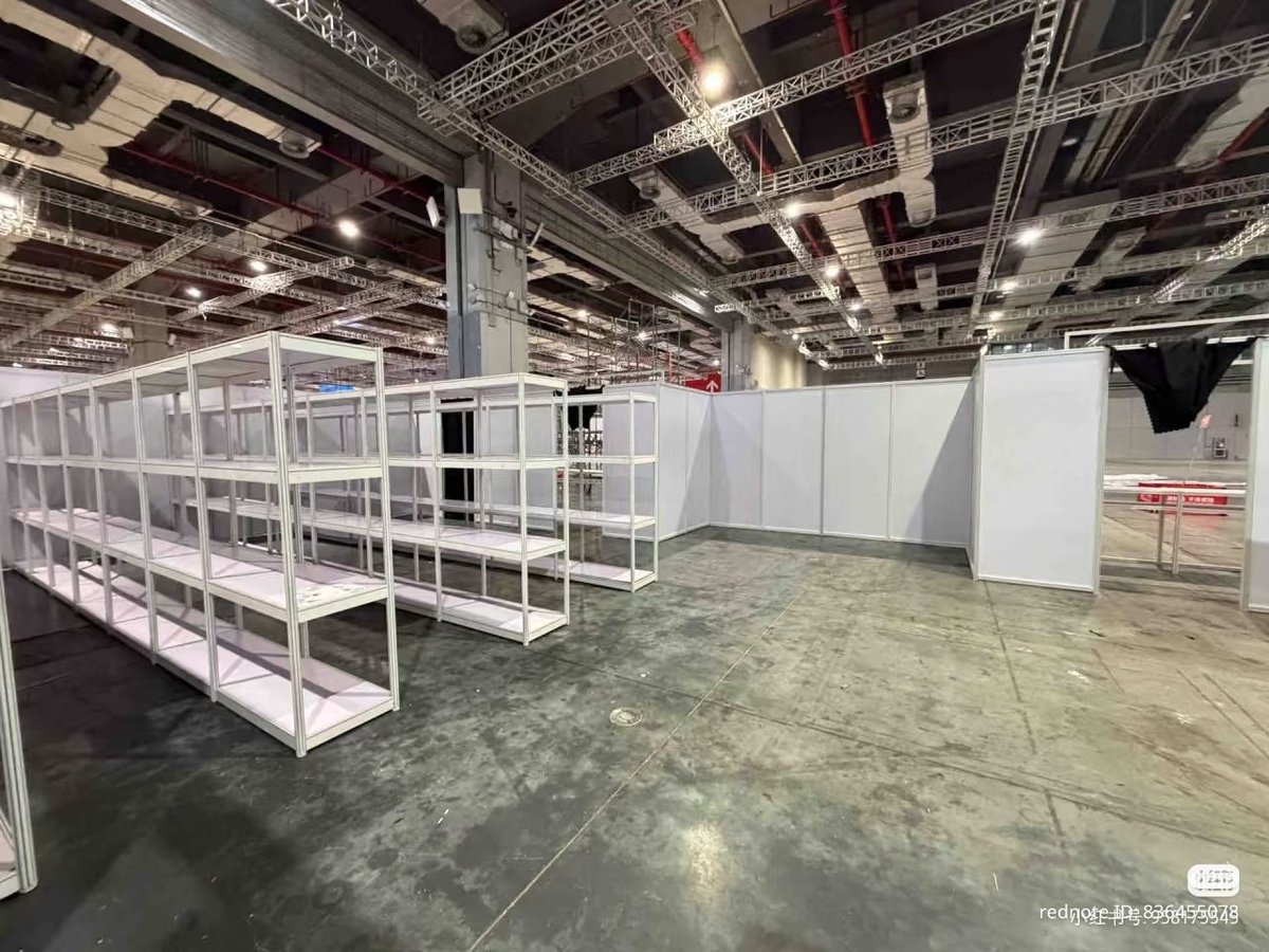 ninrhea's tweet photo. This space was supposed to be LADS booth area (BW), but now it's just a luggage storage area 🗿
And still no official announcement, wtf is pg even doing rn, they should've at least announced something yesterday 🗿 https://t.co/lVoFzvw4w5