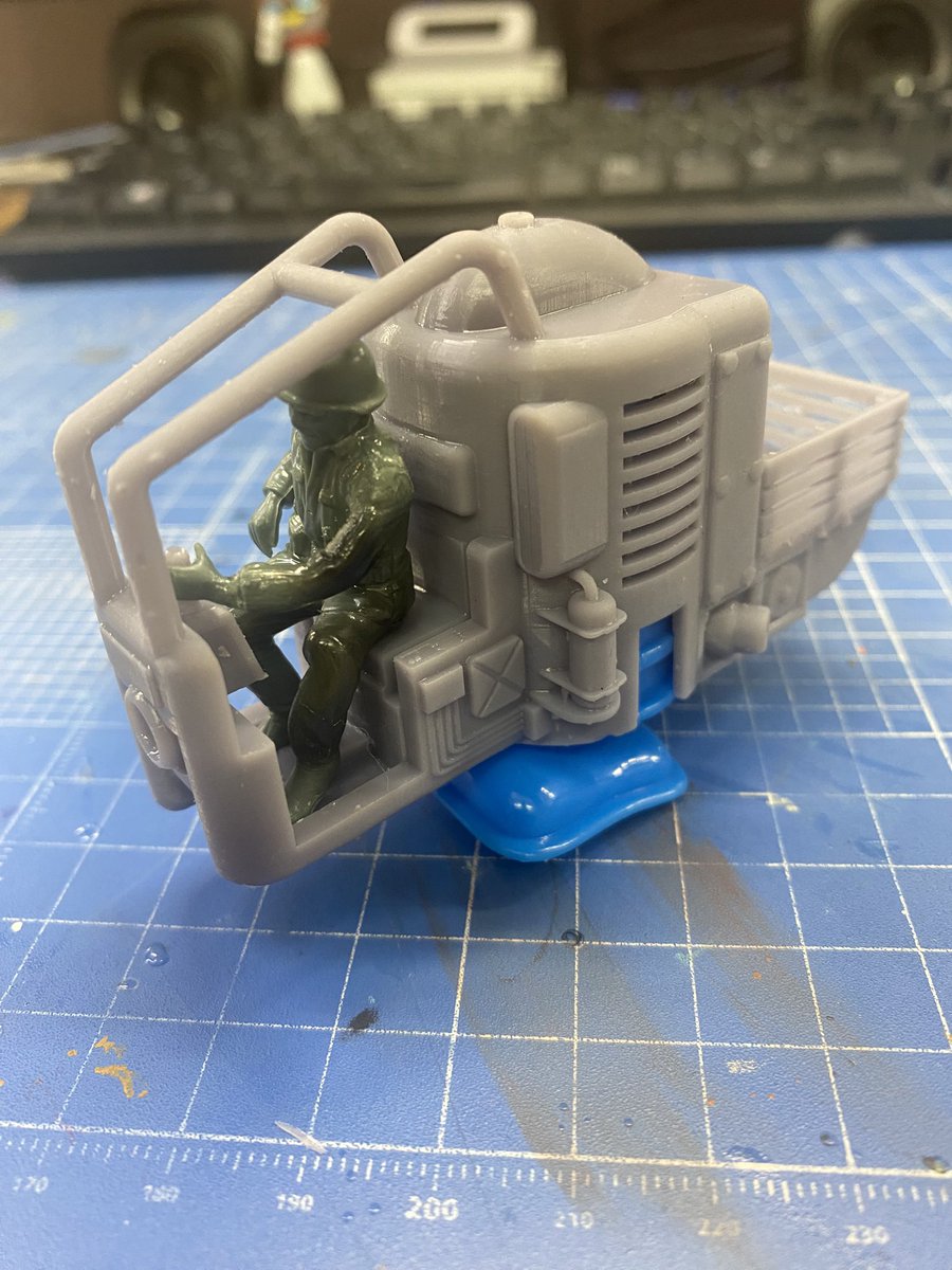 mitarashilab's tweet photo. ワンフェス2026夏
今回発売予定オリジナル品
1／35MMサイズ
とことこウォーカーリアル版
ウォーカーユニットの他にディスプレイ用スケールデザイン足付き(現在試作中)
フィギュアは付きませんのでお好みでw
こんなの乗ったら腰おかしなるでw
#WF2026S https://t.co/WKG9jZZg4G