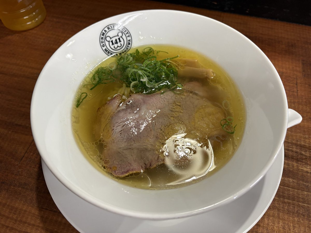 gamitaro_a's tweet photo. 塩ラーメン@麺屋わしわ

只今絶賛リハビリ麺活chu♡
相変わらず麺量ハーフでお願いして、何とか完食！ 
美味しいのに、たくさん食べられないって、結構辛い😭
次は一人前食べたいですっ‼️

この半年であっしの減った体重(約18kg)が、そっくりわしわの店長に憑依した模様💦 https://t.co/gdpc4gBBii