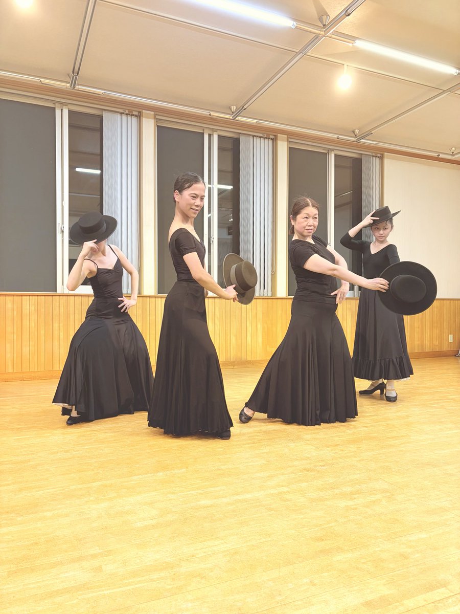 minako_sbf's tweet photo. 月曜日フラメンコクラス
夕涼出演者リハーサル

8月1日(土)
サンセレッソ 出演時間 18:30〜
佐野駅前交流広場
お近くにお住まいの方！是非‼︎
#フラメンコ
#佐野市
#夕涼み
#佐野市駅前交流広場 https://t.co/791bL1c9T5