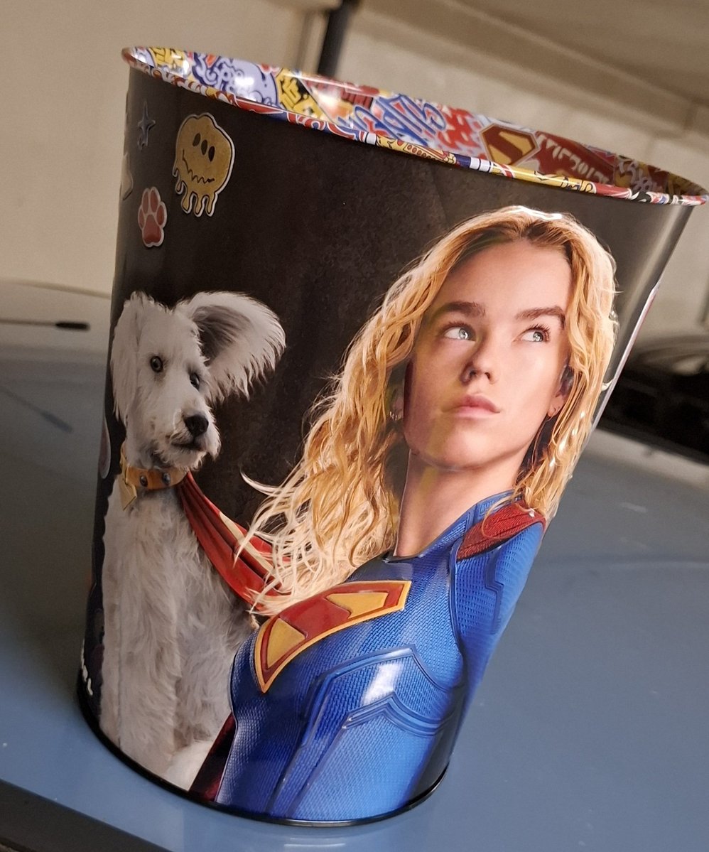 Sylviesboots's tweet photo. I've never been so invested in DC movies omg https://t.co/k3gwtfinN4