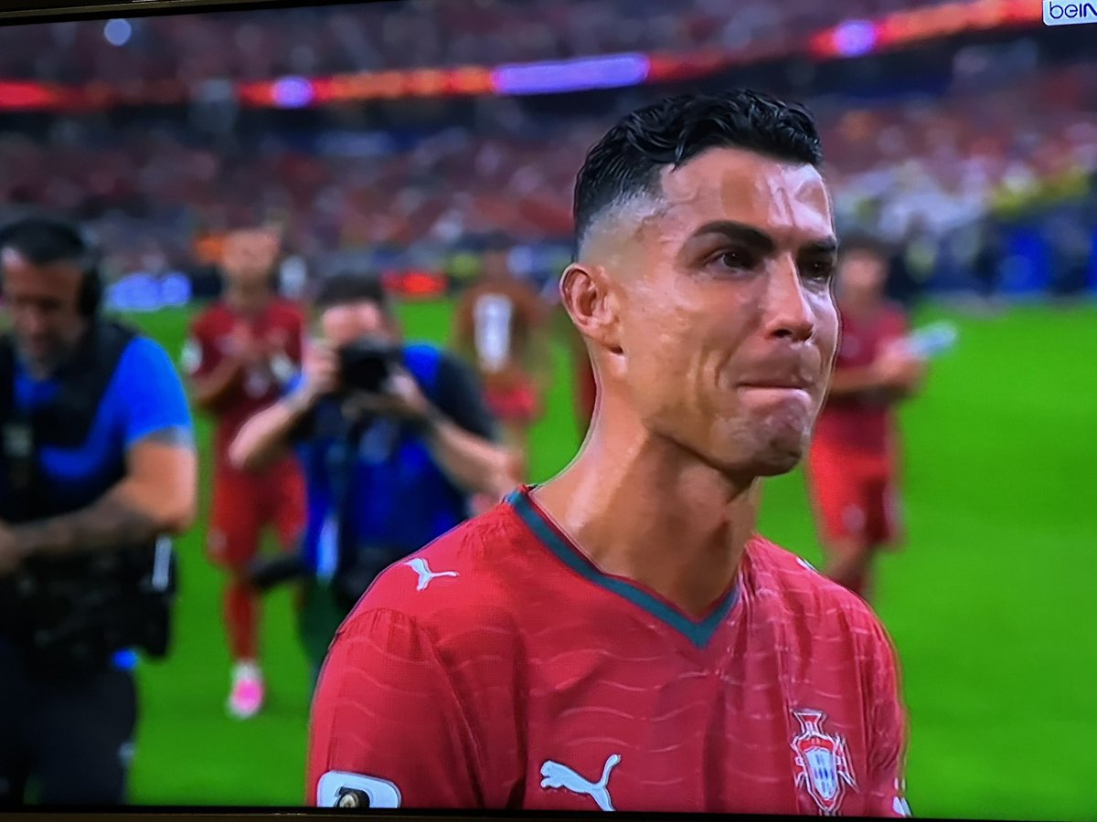 hamodsaleh20's tweet photo. @_su6an انها مجرد 7 مبارايات 😭😭🥱🥱 https://t.co/VqVs9vYj1i