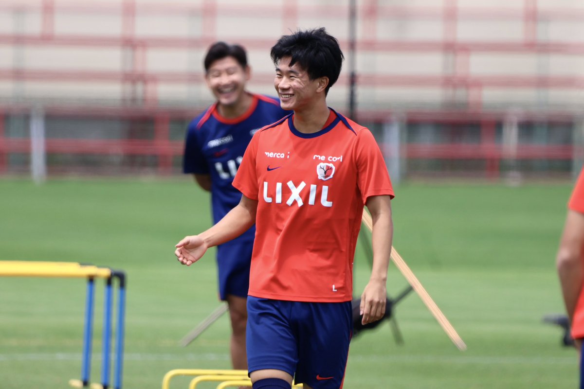 lul0_____'s tweet photo. 2026/07/07 クラハ AM

満面の笑み☺️
今シーズンもサイドを支配してくれ〜！

#antlers #鹿島アントラーズ #濃野公人 https://t.co/dAdyBJAIpL