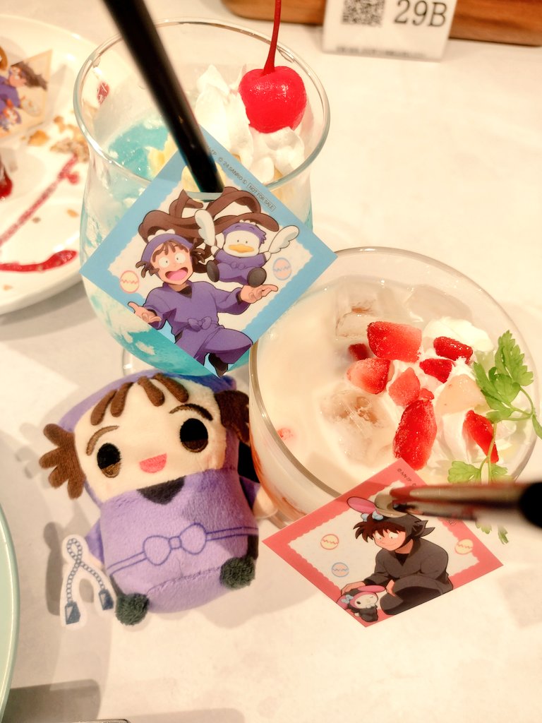 8vgot1's tweet photo. これからAMOカフェ行く方へ
A4サイズ以上のクリアファイルを忘れずに持って行くんだ
お姉さんとの約束だ
あとフードは2つまでしか頼めないからよく考えて選ぶんだ
📛と🎋選ぶとメインディッシュ系(⚡のパスタやﾗﾝﾀﾛオムライス)頼めなくなるからお腹空く😢 https://t.co/2POhkHjvQE