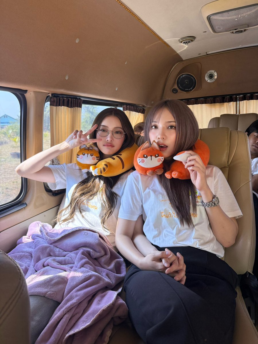 janurfavor's tweet photo. หมวยอุ๋งกับแจนแป๋วหนิ น่ารัก https://t.co/KYEJda3taV
