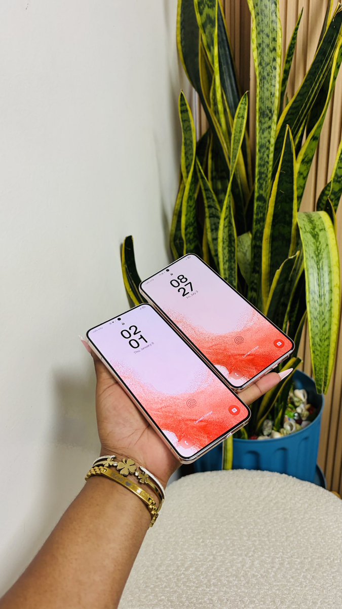 PhoneExpressKe's tweet photo. MASSIVE DISCOUNTS🪐

Samsung Galaxy S22+ 5G
Color code:Phantom Pink🌸Phantom White🐼
Condition:Mint Immaculate 💧
8GB Ram|128GB Storage 😤
Ex-USA🇺🇸
Neat🫧
📺Dynamic AMOLED 2X,120Hz
⚙️Snapdragon 8 Gen 1
📸50 Megapixels
🎥8K@24fps
📑6 Months Warranty
📶Dual Sim😤 (+E-sim)
🔋4500mAh
🏷️Free 25 watts Super Fast Charger + Cable
🏷️Free Premium Clear Case 
🏷️Free OG Deluxe Screen Protector 
Delivery Countrywide 📦🚚
35,000ksh
Happy Shopping 🛍️ 🛒